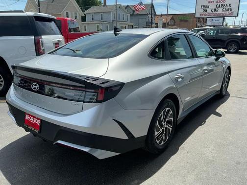 Aero Silver 2026 Hyundai SONATA Hybrid Base