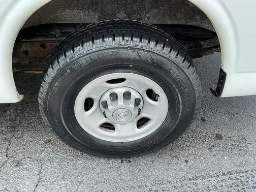 Summit White 2019 Chevrolet Express 3500 Work Van
