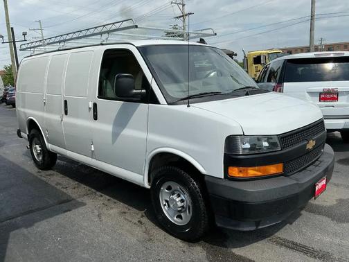 Summit White 2019 Chevrolet Express 3500 Work Van