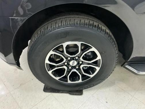 2023 Ford Expedition Max XLT