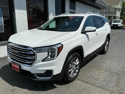 Summit White 2022 GMC Terrain SLT