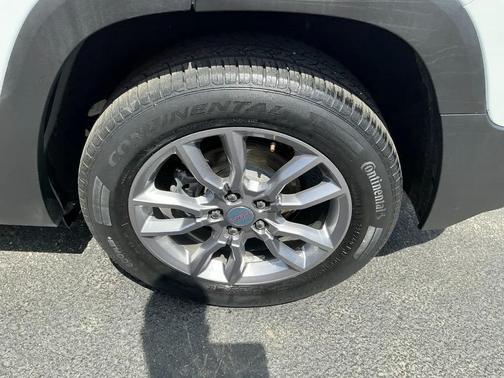 Summit White 2022 GMC Terrain SLT