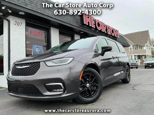 Gray 2023 Chrysler Pacifica Touring L