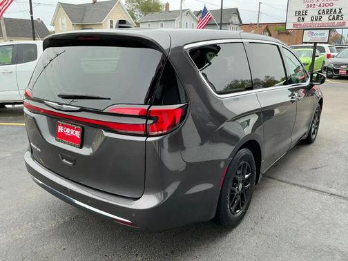 Gray 2023 Chrysler Pacifica Touring L