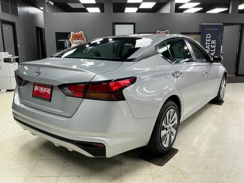 Brilliant Silver Metallic 2023 Nissan Altima S FWD