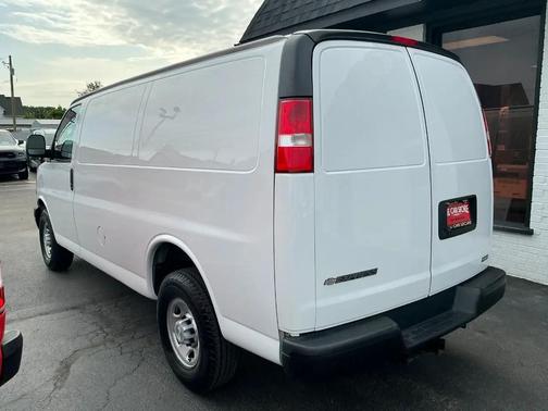 Summit White 2019 Chevrolet Express 2500 Work Van