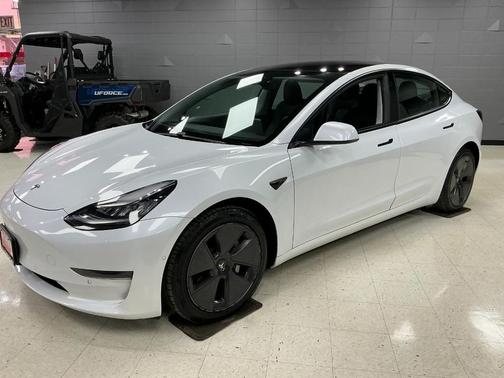 2021 Tesla Model 3 Standard Range Plus