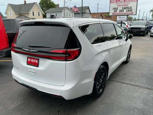 Bright White Clearcoat 2024 Chrysler Pacifica Touring L