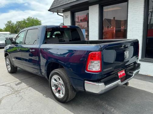 Patriot Blue Pearlcoat 2022 RAM 1500 Big Horn/Lone Star