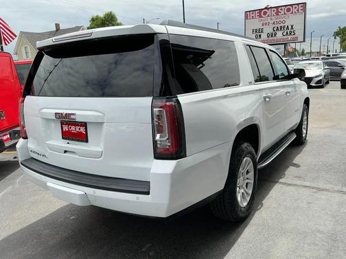 White 2019 GMC Yukon XL SLT