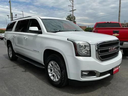 White 2019 GMC Yukon XL SLT