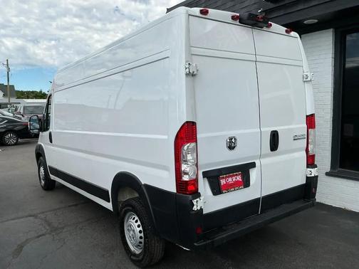 Bright White Clearcoat 2024 RAM ProMaster 2500 Tradesman