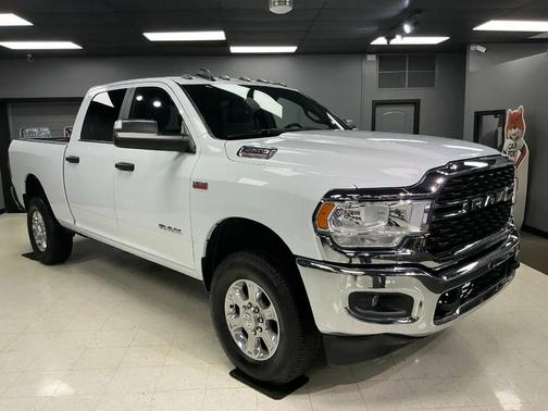 2022 RAM 2500 Big Horn Crew Cab 4x4 6'4' Box