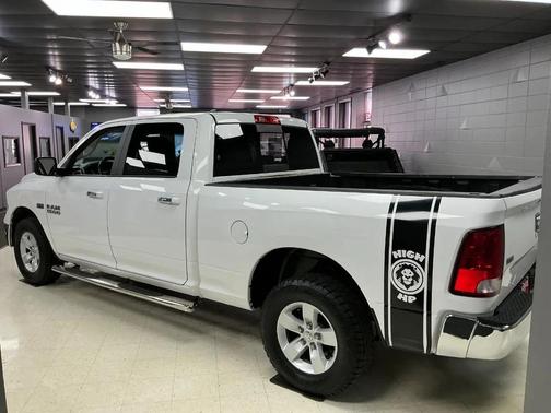 2017 RAM 1500 SLT