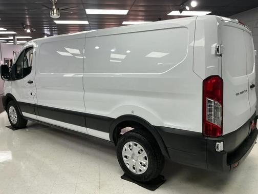 Oxford White 2021 Ford Transit-250 Base