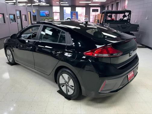 2021 Hyundai IONIQ Hybrid Blue