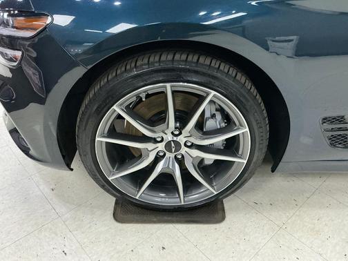 2025 Genesis G70 2.5T RWD