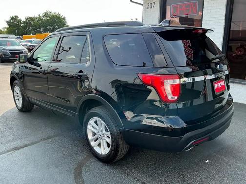 2017 Ford Explorer Base