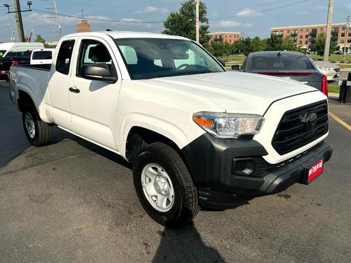 2018 Toyota Tacoma SR