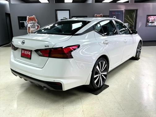 2021 Nissan Altima SR FWD