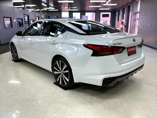 2021 Nissan Altima SR FWD