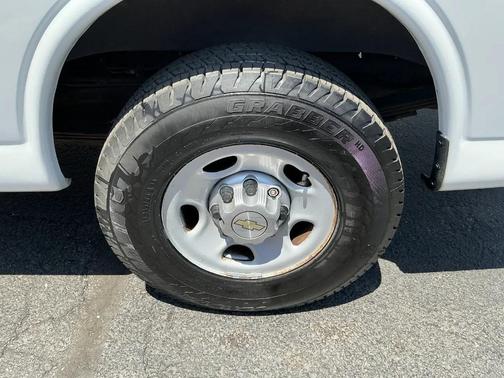 Summit White 2013 Chevrolet Express 2500 LT