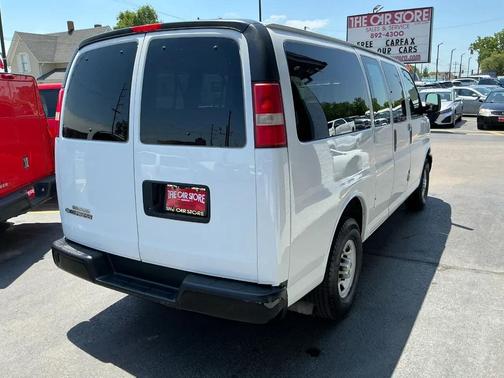 Summit White 2013 Chevrolet Express 2500 LT