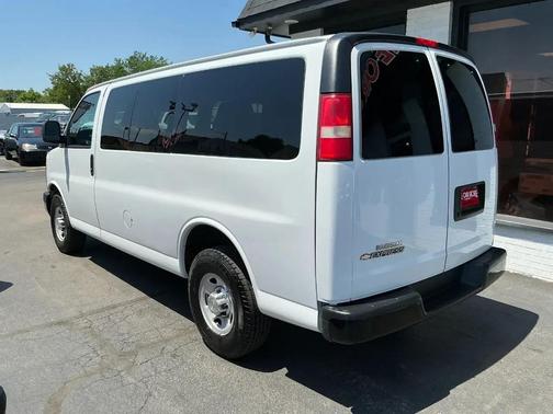 Summit White 2013 Chevrolet Express 2500 LT