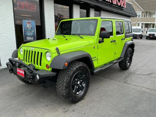Gecko Pearlcoat 2013 Jeep Wrangler Unlimited Sport