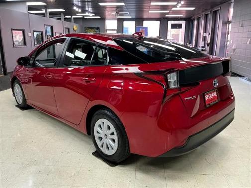 2022 Toyota Prius LE