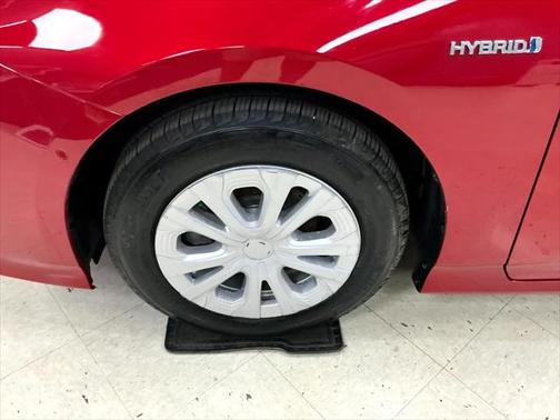 2022 Toyota Prius LE