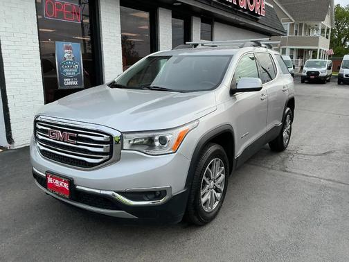 Quicksilver Metallic 2019 GMC Acadia SLE-2