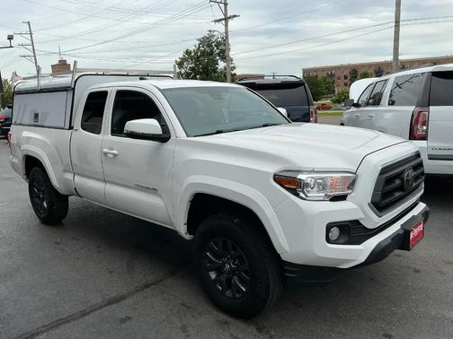 Super White 2021 Toyota Tacoma SR5