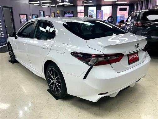 2022 Toyota Camry SE