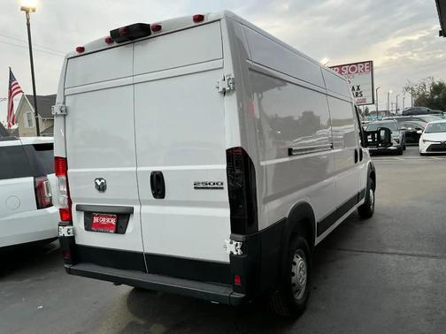 Bright White Clearcoat 2023 RAM ProMaster 2500 High Roof