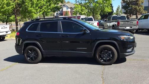 Diamond Black 2022 Jeep Cherokee Latitude Lux