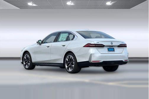 2026 BMW 530 i xDrive