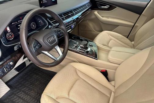 White 2017 Audi Q7 3.0T Prestige