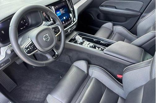 2024 Volvo S60 B5 Plus Black Edition