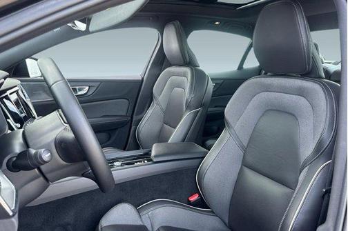 2024 Volvo S60 B5 Plus Black Edition