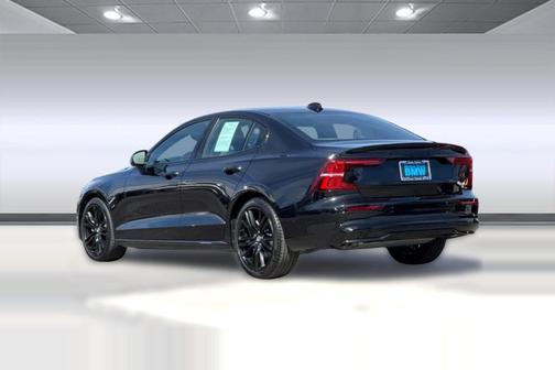 Onyx Black Metallic 2024 Volvo S60 B5 Plus Black Edition