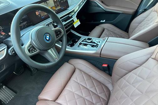 Black Sapphire Metallic 2026 BMW X5 PHEV xDrive50e