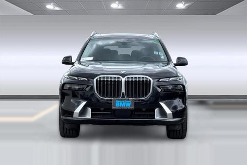 Black Sapphire Metallic 2023 BMW X7 xDrive40i
