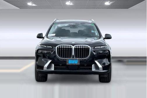 Black Sapphire Metallic 2023 BMW X7 xDrive40i