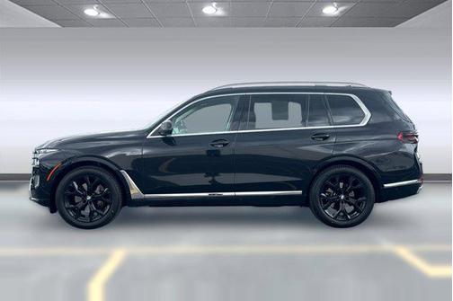 Black Sapphire Metallic 2023 BMW X7 xDrive40i