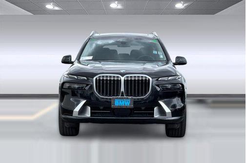 Black Sapphire Metallic 2023 BMW X7 xDrive40i