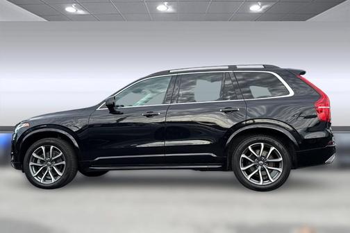 2019 Volvo XC90 T6 Momentum