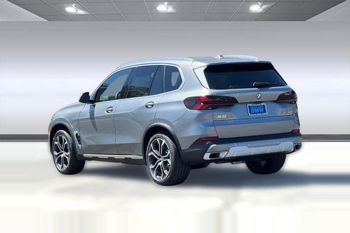 Skyscraper Grey Metallic 2026 BMW X5 PHEV xDrive50e