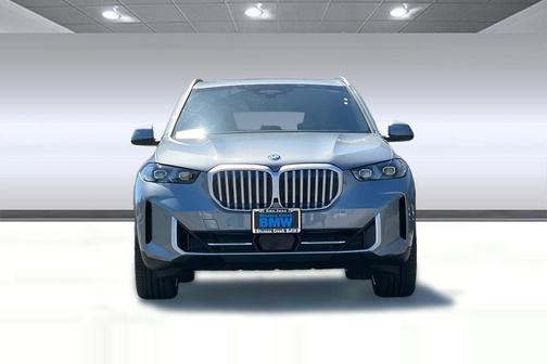 Skyscraper Grey Metallic 2026 BMW X5 PHEV xDrive50e