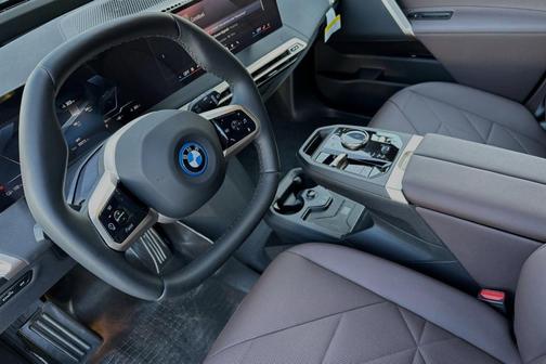 2025 BMW iX xDrive50